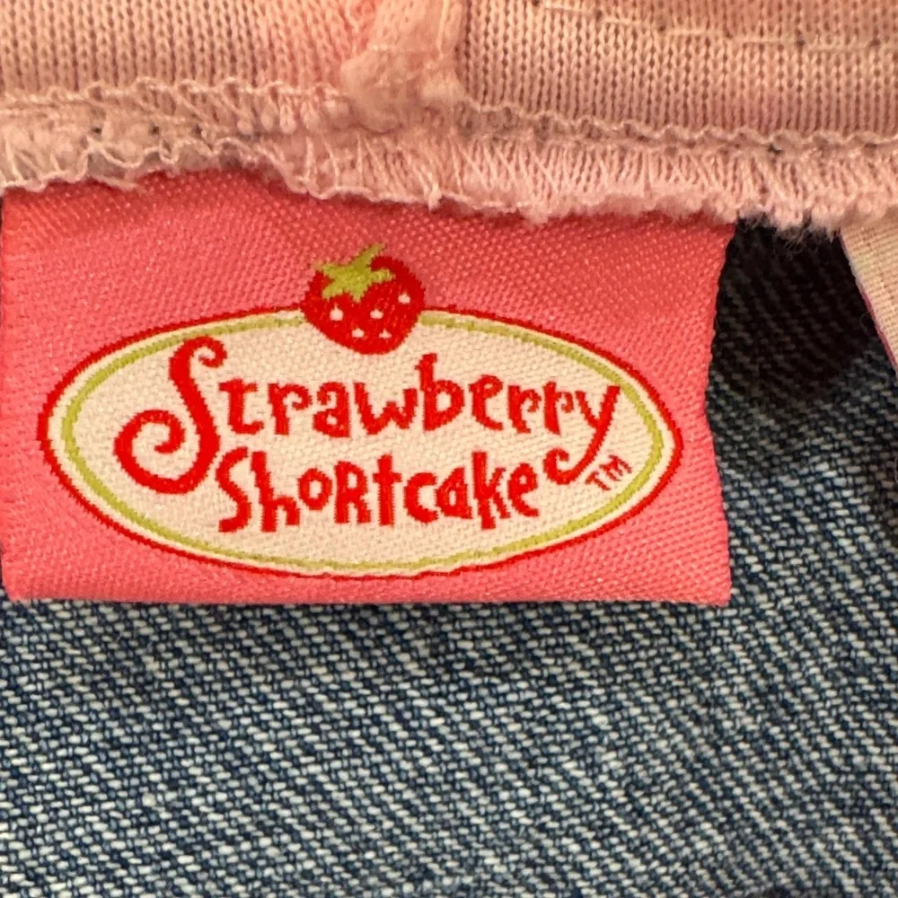 2005 Vintage Strawberry Shortcake.  Charming Pink and Blue Kids Jean Jacket. - Picture 4 of 5
